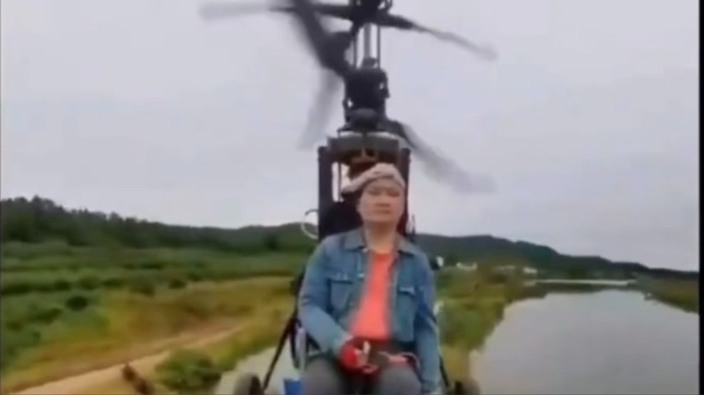 el-influencer-tang-feiji-murio-al-estrellarse-el-helicoptero-ultraligero-que-el-mismo-fabrico-2109318