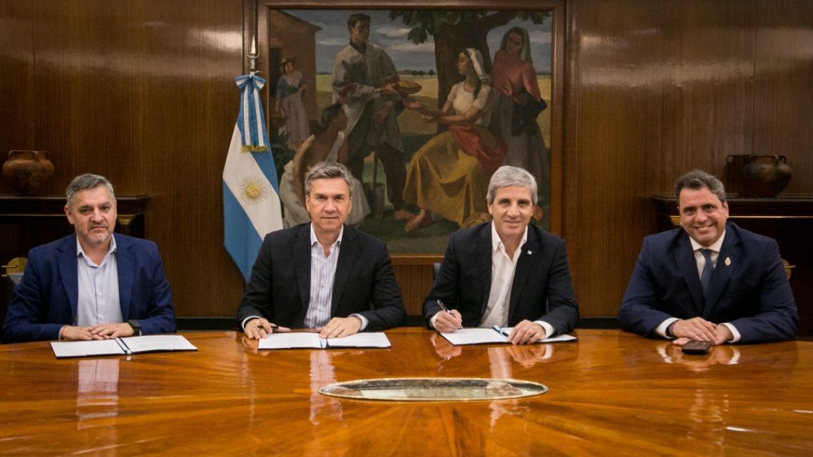 La Nación y Chaco firmaron un acuerdo para cubrir el déficit previsional y garantizar el pago de jubilaciones