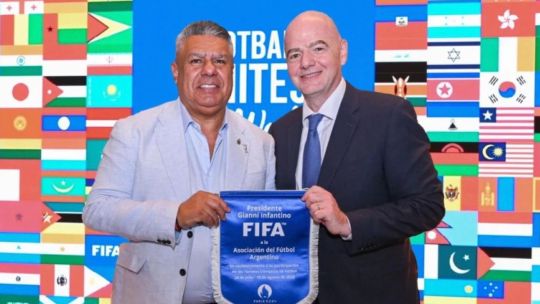 Chiqui Tapia se reunió con Infantino en Zúrich: cumbre clave por el Mundial 2030