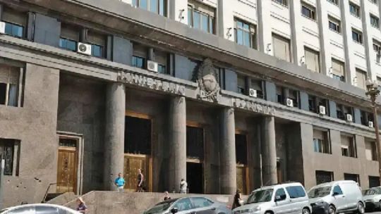 El Gobierno enfrenta una licitación clave con el debut del Bonar 2029N y un mercado financiero en retroceso El Gobierno enfrenta una licitación clave con el debut del Bonar 2029N y un mercado financiero en retroceso