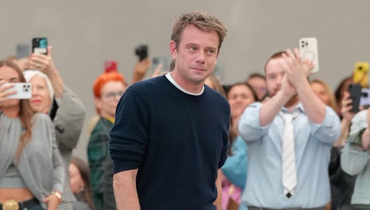 Jonathan Anderson impone un nuevo rumbo en Dior y arrasa en París