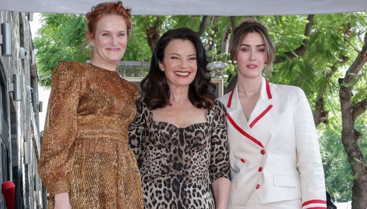 Fran Drescher recibió una estrella en el paseo de la fama y las hijas de Maxwell Sheffield de "La Niñera" la acompañaron