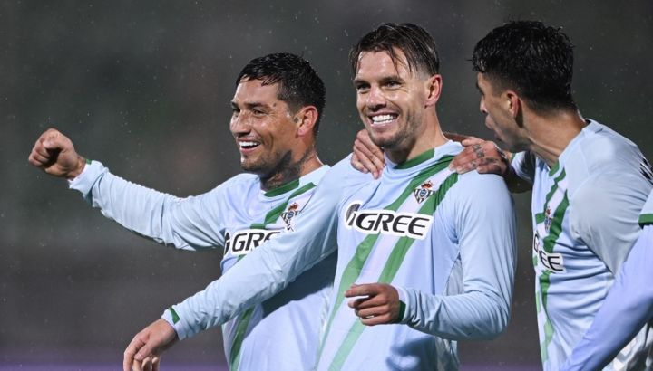 Giovani Lo Celso jugando para Betis en la Europa League