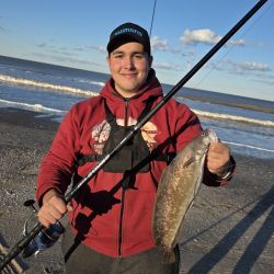Aunque en toda la costa es posible capturarlas, en Villa Gesell se adjudican el mote de destino brótolero. La realización desde hace más de dos décadas de la Fiesta Nacional de la especie en estas playas cada mes de octubre acredita ese rango. 