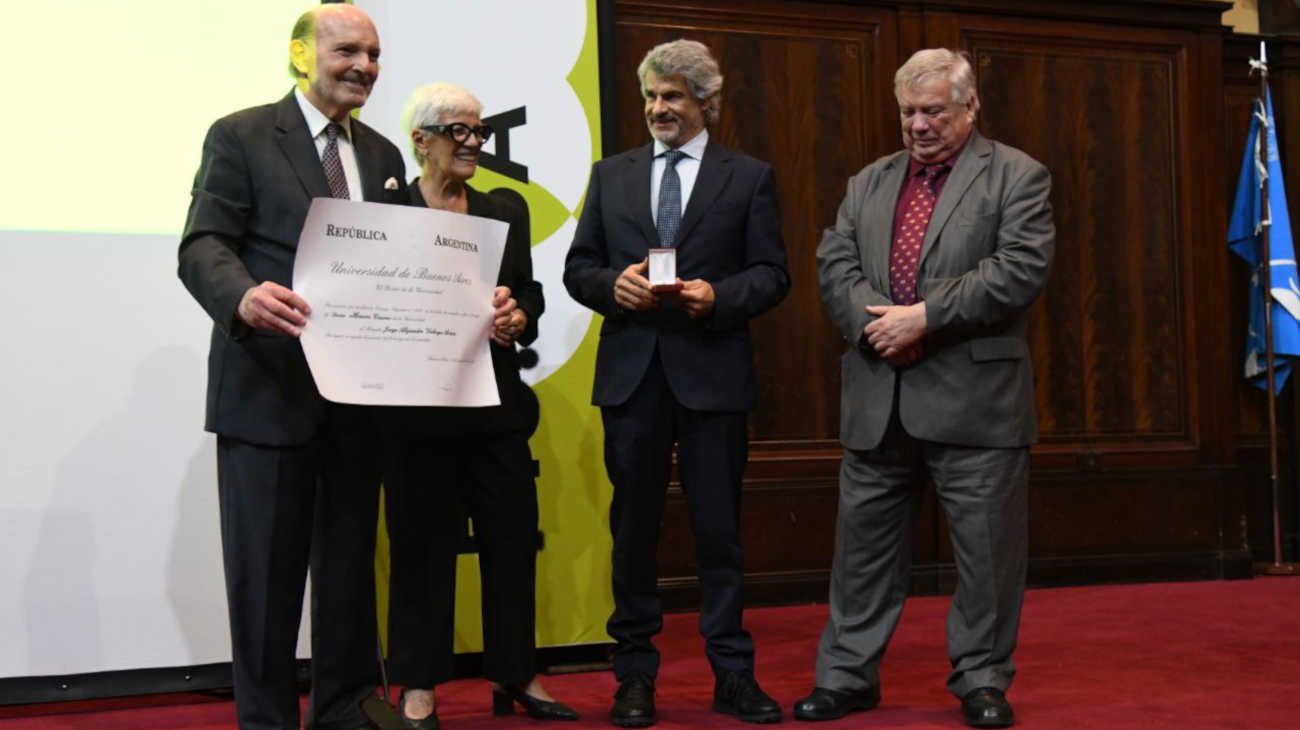 La ceremonia de entrega de Doctorados Honoris Causa a los jueces del juicio a las juntas. (FOTO NESTOR GRASSI)
