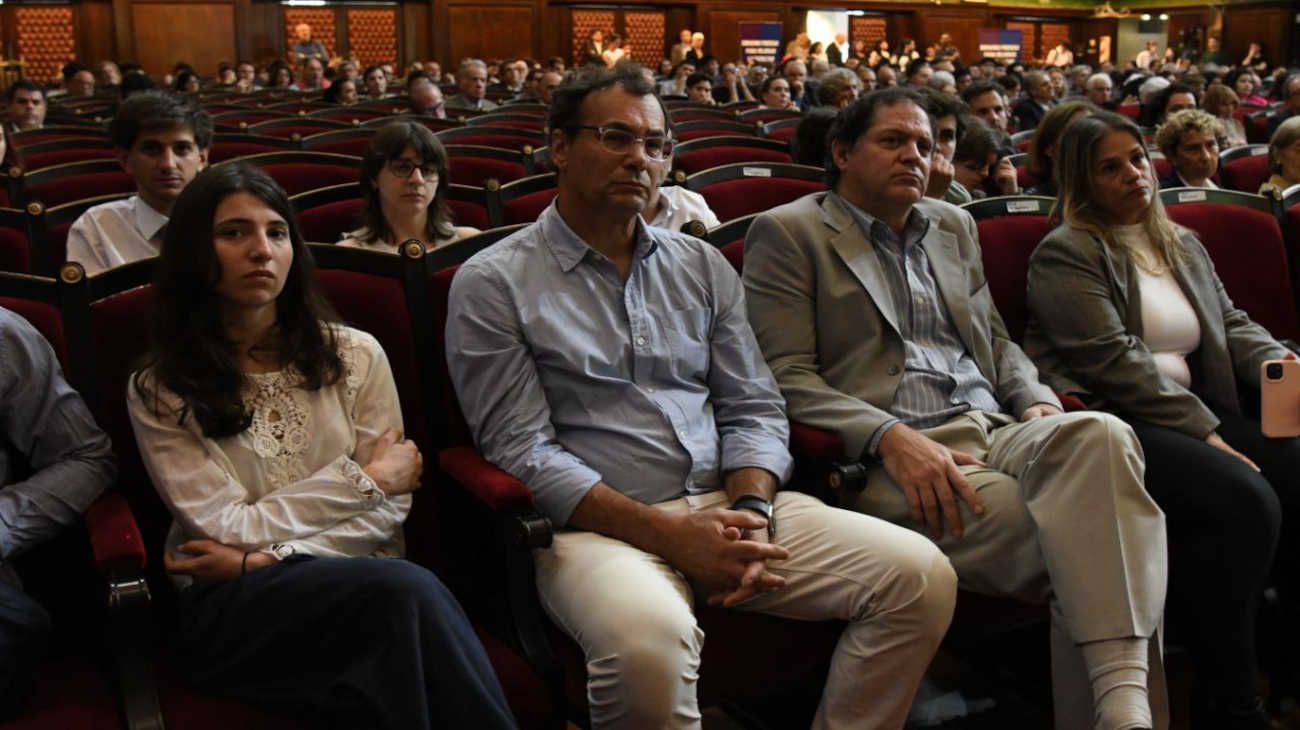 La ceremonia de entrega de Doctorados Honoris Causa a los jueces del juicio a las juntas. (FOTO NESTOR GRASSI)