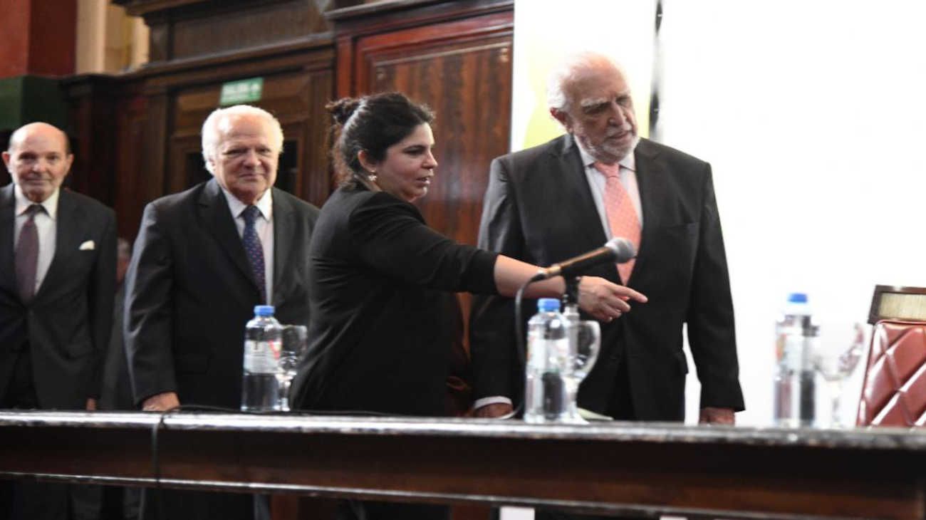 La entrega de Doctorados Honoris Causa a jueces de las juntas. (FOTO NESTOR GRASSI)
