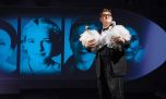 Una nueva mirada sobre la vida de Truman Capote en el Teatro San Martín