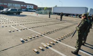 Trasladaban 400 kilos de cocaína en un camión de bananas.