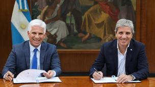 El ministro de Economía, Luis Caputo, se reunió con el gobernador de San Luis, Claudio Poggi.