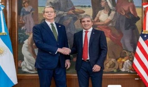 Los bonos argentinos recuperaron más de 3% mientras Caputo viaja a Washington