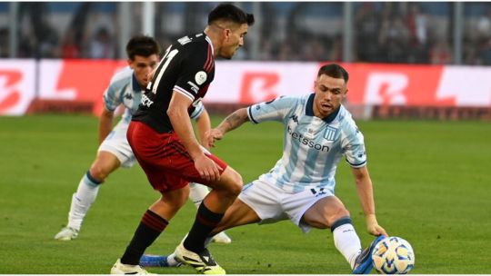 River y Racing, cara a cara en un clásico con mucho en juego: cómo llegan y las formaciones