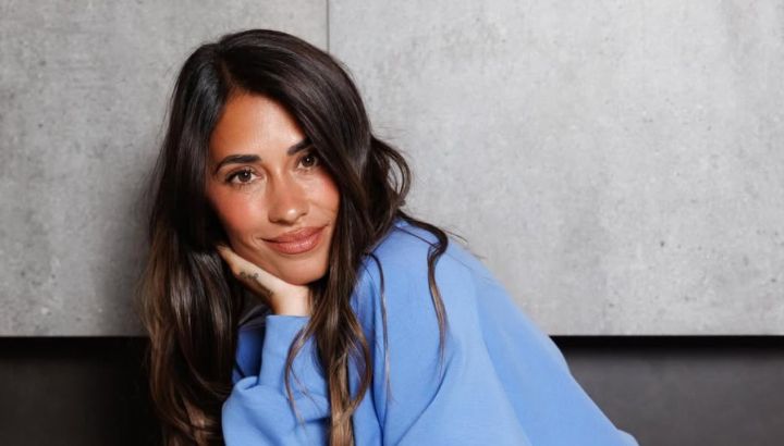 Antonela Roccuzzo mostró la forma infalible para combinar una camisa oversize 