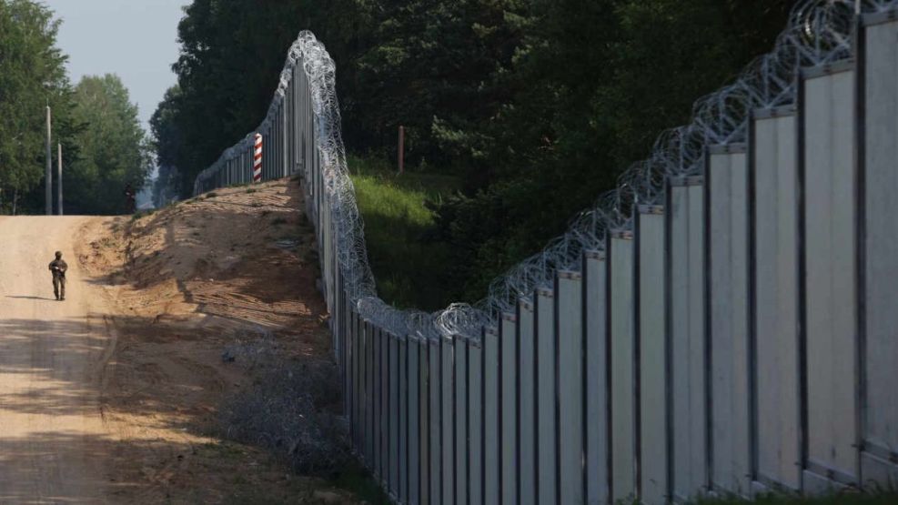 Muro antidrones: avanza la construcción.