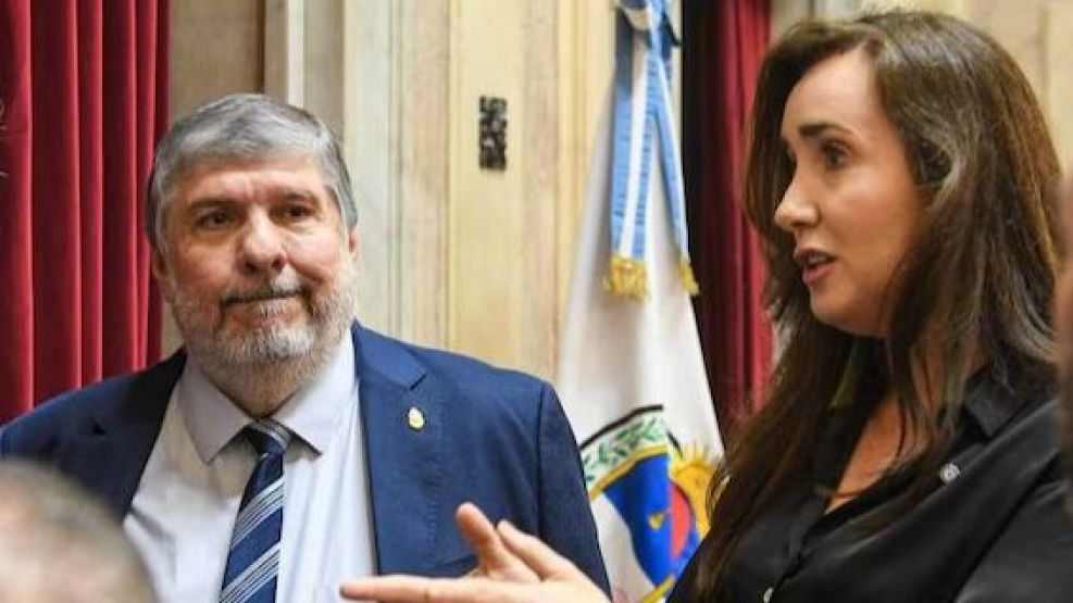 Victoria Villarruel y Jose Mayans