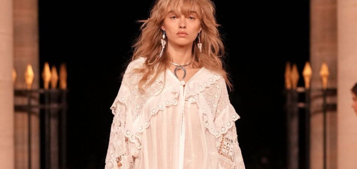 Isabel Marant revive el boho parisino con botas pirata y un front row mediático en París Fashion Week