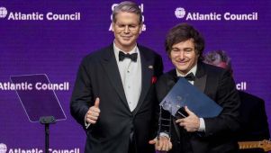 041025_bessent_milei_bloomberg_g