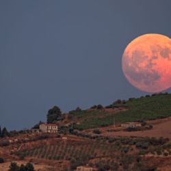 Los amantes de la astronomía ya están expectantes ante esta superluna.