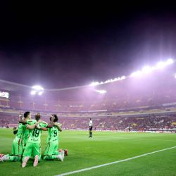 El delantero colombiano de Juárez, Oscar Estupiñán, celebra con sus compañeros el primer gol de su equipo durante el partido del Apertura de la Liga MX entre Atlas y Juárez en el Estadio Jalisco en Guadalajara, Jalisco, México. | Foto:ULISES RUIZ / AFP