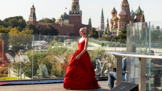 El nuevo eje de estilo: el mundo emergente conquista Moscú Fashion Week 2025