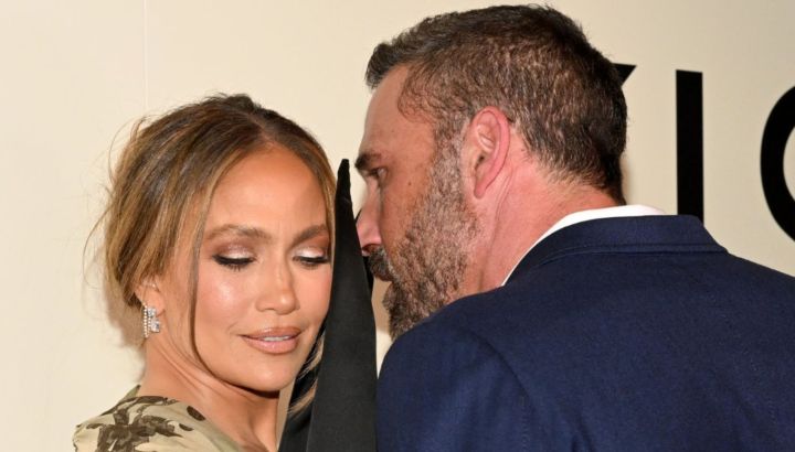 Jennifer López y Ben Affleck se reencontraron en la alfombra roja de "El beso de la mujer araña"
