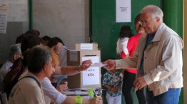 Jubilado votando, elecciones