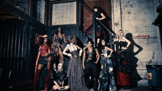 Moda que se convierte en arte: Marcel Castellano deslumbra en NYFW SS26 con Wandering Alchemy