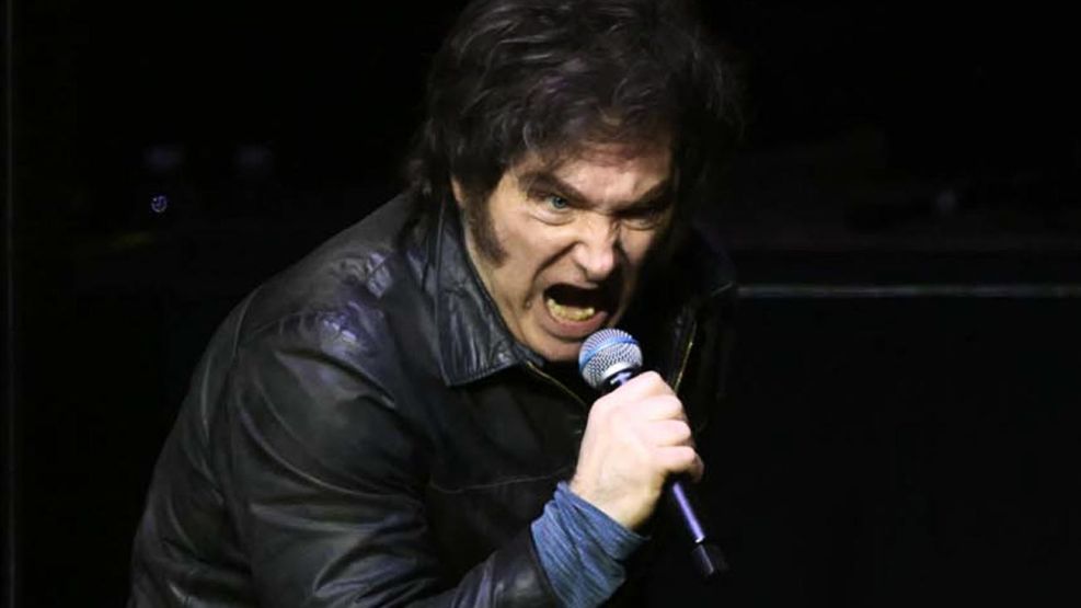 111025_milei_cantando_afp_g