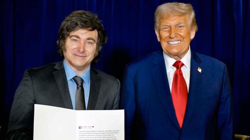 111025_milei_trump_tweet_impreso_cedoc_g