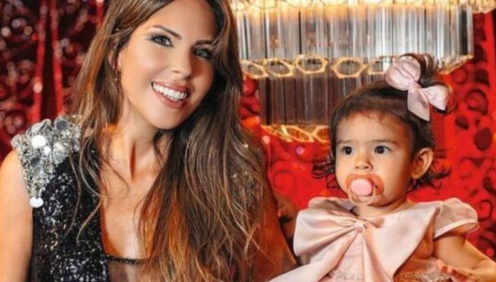 El look total black de Sarah Burlando y Barby Franco en el casamiento de Rosario Burlando: “¿A quién le gusta la fiesta?”