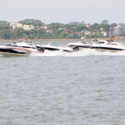 El plan inicial de los pescadores se vio afectado por el clima, ya que la competencia se debió interrumpir en horas de la madrugada por la tormenta que azotó a la región, completando el 50 por ciento del tiempo previsto.