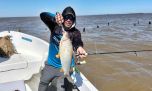 La dama del río, el desafío para los pescadores en el Río de la Plata