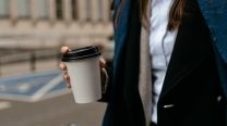 Mujeres que rompieron sus techos de cristal: 15 voces que inspiran a transformar el mundo