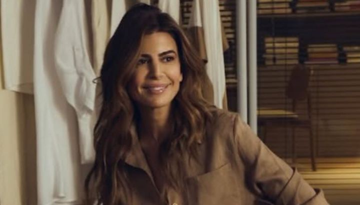 La chaqueta de Juliana Awada perfecta para las noches frescas de playa y que esta de moda en Europa