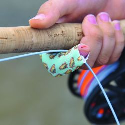 Tigres de los ríos de una forma no tan habitual: vadeando. Estrategias, lugares y claves para tener éxito con esta deportiva especie cazadora.  