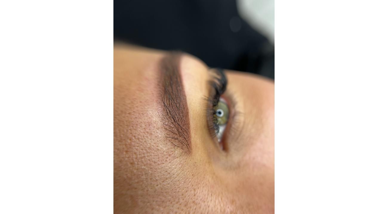 La micropigmentación de cejas como arte personalizado