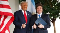 Video: el primerísimo plano del pelo desaliñado de Milei en la charla con Trump