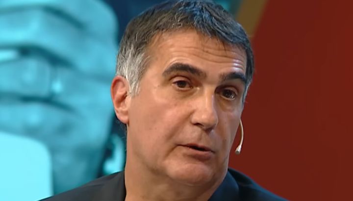 Antonio Laje eligió entre el periodismo y la aviación, y fue filoso con A24: "Es insoportable el horario"