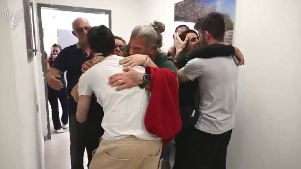 Rehenes argentinos liberados por Hamas: El reencuentro con sus familiares 14102025
