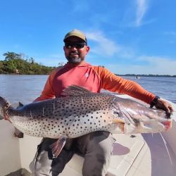 Los pescadores destacaron que la captura fue parte de una jornada de pesca con devolución, una práctica cada vez más extendida entre quienes disfrutan de este deporte en el litoral argentino.