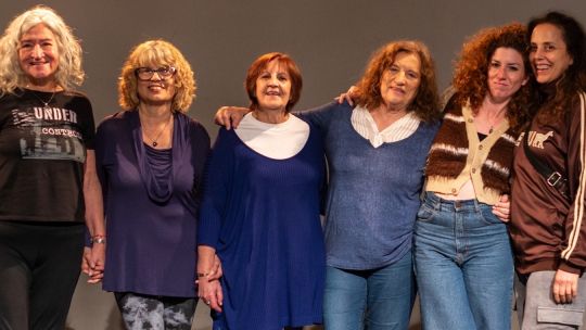 En Un cuerpo que cae cuatro mujeres en escena se rebelan contra la "abuelidad" impuesta