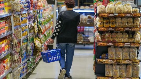 Cuánto necesita por mes una familia tipo argentina para no ser pobre