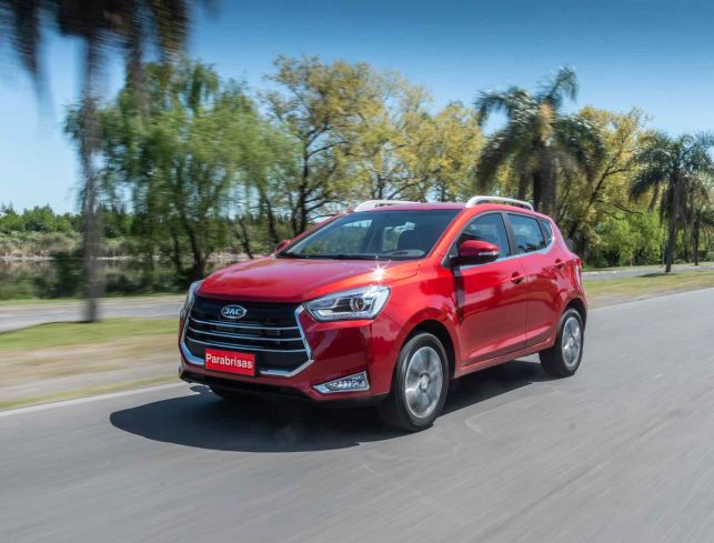 Manejamos el nuevo JAC S2: El tiempo pasa...