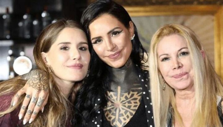 Desde Perú, Cande y Mica Tinelli homenajearon a su mamá, Soledad Aquino, por su cumpleaños