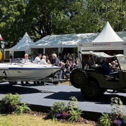 Autoclásica premió a los vehículos mejor conservados y también exhibió joyas de la motonáutica argentina.