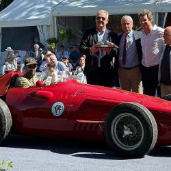 Autoclásica premió a los vehículos mejor conservados y también exhibió joyas de la motonáutica argentina.