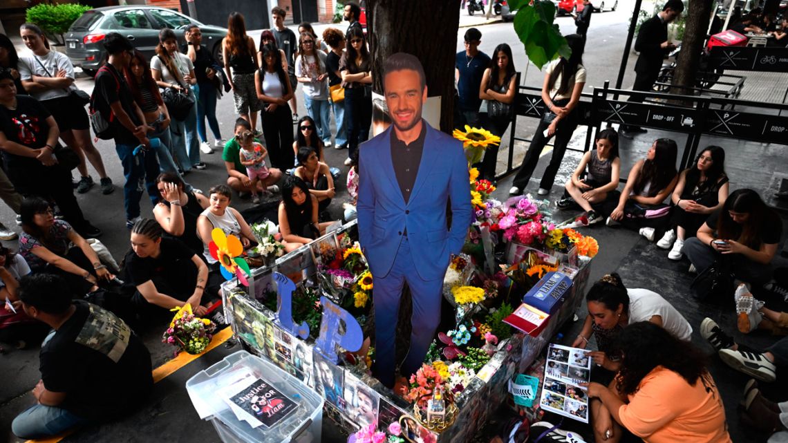 Fans pay tribute to late British singer Liam Payne outside the Hotel CasaSur Palermo, where he died, marking the first anniversary of his passing in Buenos Aires on October 16, 2025. Two suspects are set to stand trial over the death of British singer Liam Payne, who died on October 16, 2024, in Buenos Aires after falling from the third floor of the hotel where he was staying. One year after the tragedy, the trial still has no scheduled start date. 