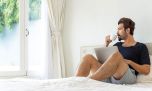 “Bed rotting”: La moda viral de quedarse en la cama