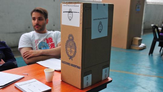 Elecciones 2025: cuánto se paga por ser presidente de mesa y cuál es el monto extra por realizar la capacitación