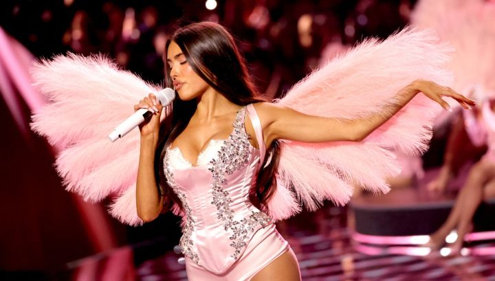 Madison Beer prendió fuego la pasarela del Victoria's Secret Fashion Show 2025